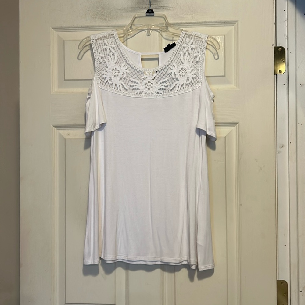 B.L.E.U. White Cold Shoulder Top Size Medium with Lace Yoke